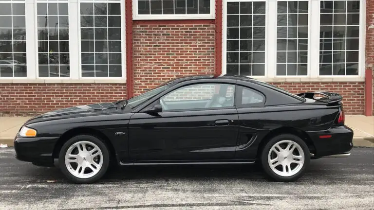How Much is a 1998 Ford Mustang Worth